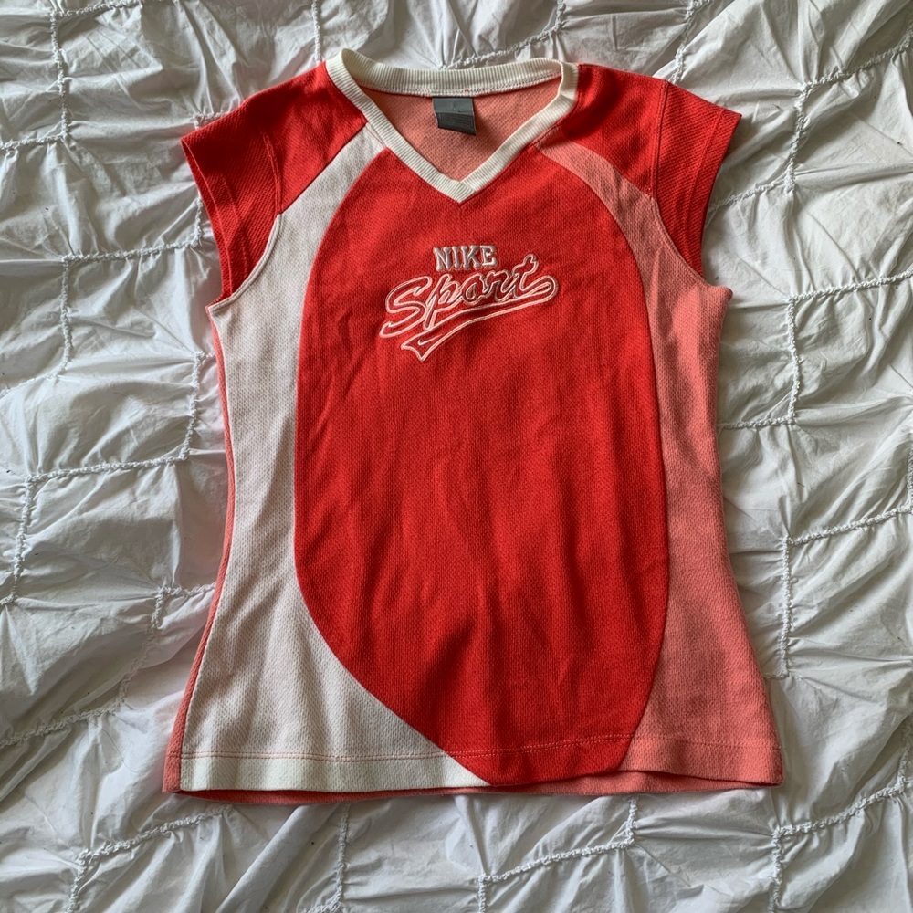VINTAGE NIKE TOP